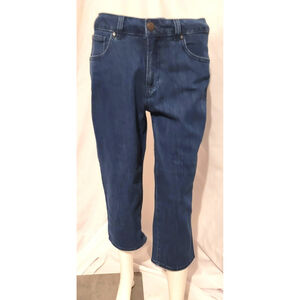NWT - IZOD Women's Capri Cropped Stretch Jeans - Size 6
